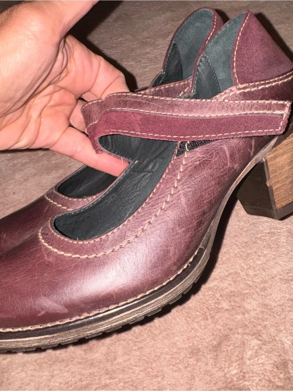 Dromedaris Red Maroon Mary Jane Heels size 9 or 40